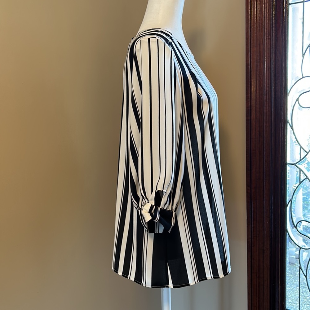 Worthington black and white stripe blouse szM - Picture 2 of 9